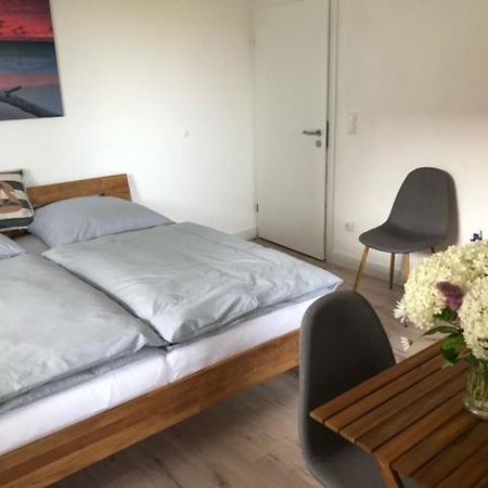 Die Graefin Auf Ruegen - Ferienappartements Parchtitz Bagian luar foto